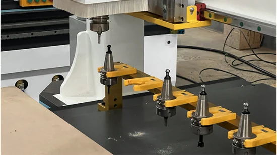 1300 * 2500mm 6.0kw Ferramentas Automáticas Trocando Máquina Roteadora CNC para Carpintaria com Controlador Syntec 60CB / Servo Motor / 8PCS Ferramentas Trocando 20% de desconto